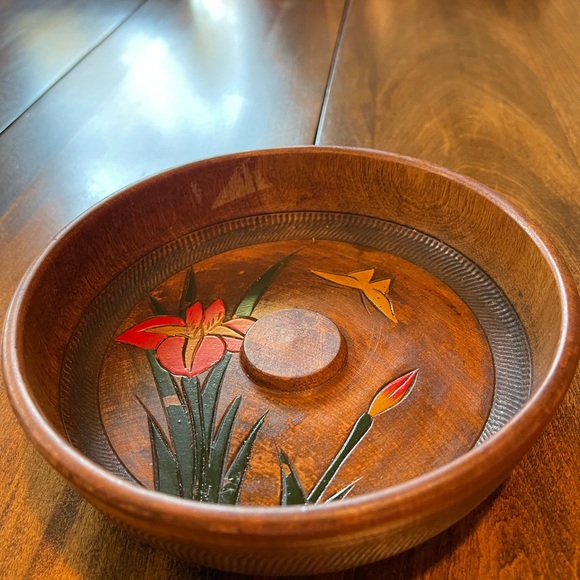 Vintage Japanese Wooden Nut Bowl Carved Beautiful Florals and Butterly - Picture 1 of 13